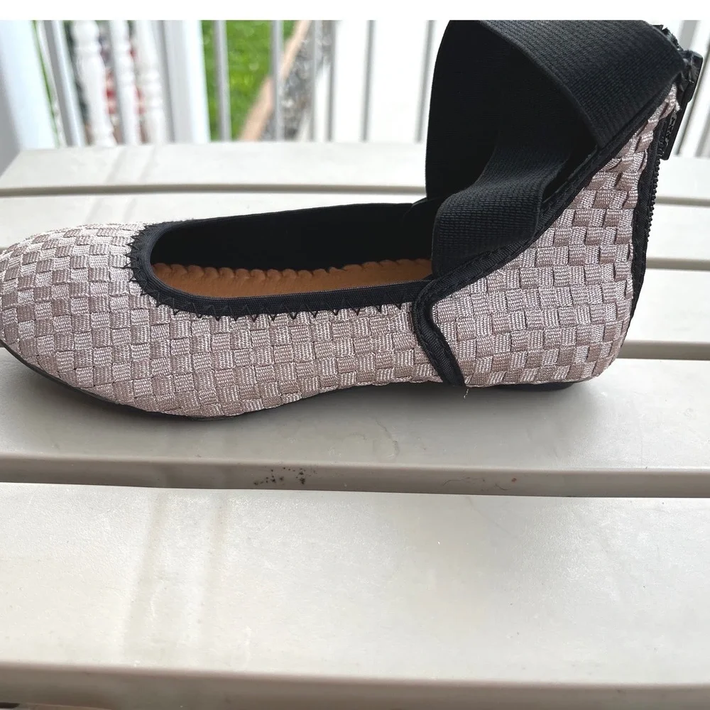 Bernie Mev BM Kids Monica Nude Metallic Woven Ankle Strap Flats Size EU 30/US 12